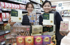 롯데마트 광주상무점 미세먼지·황사 많은 날 건강차 챙기세요