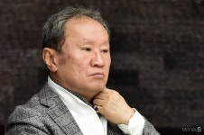 [머니S포토] 경제현장 정책 간담회 참석한 김희용 회장