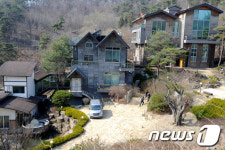 김학의·윤중천, 별장 성접대 사건 뭐길래?…최음제 먹이고 성폭행