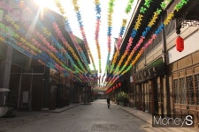 작은동이층 | [박정웅의 여행톡] 2100년 협곡에 핀 모진 ‘쇠꽃’