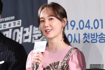 [머니S포토] 이유영 '강력하게 끌리는 미모'