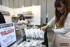 [머니S포토] 고민되는 집사들의 사료선택