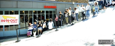 [머니S포토] 관심 쏠린 인앤아웃 버거