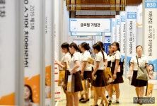[머니in픽처] 엄마아빠, 올해에는 꼭 용돈 드릴게요