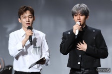 [머니S포토] 엑소 첸 백현 지원 사격 빵야