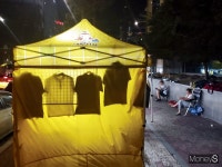 [르포] 주인 없는 짝퉁시장, ‘노란 천막’을 아시나요