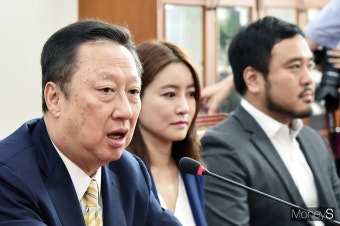 [머니S포토] '청년 스타트업' 발언하는 박용만 대한상의 회장