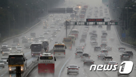 태풍 다나스에 고속도로 교통량 감소… 오후 7시 정체 해소