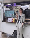 나나, 이국주 커피차 인증 여신미모