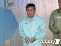 신도 성폭행 만민교회 이재록 목사, 징역 16년 확정(속보)