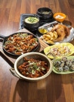 닭발싸롱, 매뉴얼로 풀어낸 30년 국물닭발의 맛