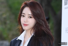 소프레사헤어살롱은정헤어휠 | [머니S포토] 함은정, 햇살에 반짝이는 헤어컬러