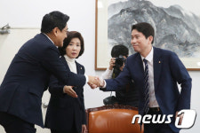 패스트트랙 '선거법 개정안' 오늘(27일) 국회 부의… 각 당 셈법은?
