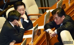 [머니S포토] 대화 나누는 주승용 국회 부의장