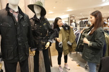 롯데백광주점, 영국 왕실이 사랑한 바버 왁스자켓선보여