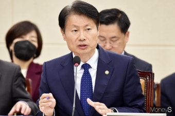 [머니S포토] 답변하는 김강립 보건복지부 차관