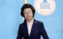 사퇴하세요 이은재, 기독자유통일당 비례 1번→컷오프… 왜?