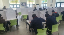 시흥도시공사, ‘코로나19’ 예방 환경미화타운 직원식당 칸막이 설치