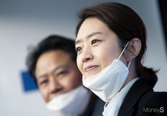 [머니S포토] 고민정 지원유세 임종석, 