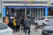 줄서도 못 샀는데… 공영쇼핑 내부직원 대기없이 마스크 샀다