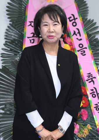 [머니S포토] 인사말 하는 손혜원 열린민주당 공동선대위원장