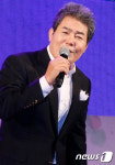 가수 진성 나이, 유년시절, 남의 집 전전하며…