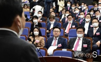 통합당 당선인 총회… '김종인 비대위' 또 갑론을박