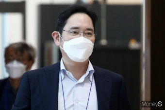 [머니S포토] 중국 반도체 공장 증설 점검 출장 마친 이재용