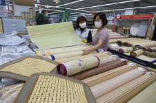 롯데마트 광주월드컵점 시원한 자리깔고 꿀잠 자세요