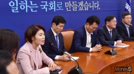 [머니S포토] 발언하는 한정애 보건복지위원장