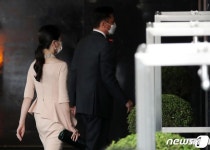 정대선·노현정 부부, 정기선 부사장 결혼식서 포착…여전한 美모