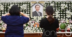 노무현·노회찬·정두언·박원순… 스스로 별이 된 그들