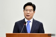 [머니S포토] 김창룡, 경찰청장으로서의 역량과 자질 검증받기 위해 서게 됐다