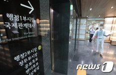 [속보] 서울시청 2층 확진자 발생… 본청 전체 폐쇄
