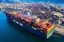 HMM, 美 노선에 컨테이너선 긴급 투입… 수출 지원 나섰다