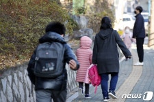 서울지역 학생 18명 추가 확진… 노량진 관련 교직원 8명도(종합)