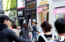 아더컬러? 시니어클럽? 팬데믹?… 영어 꼭 써야 하나요