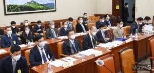 [머니S포토] 건설·유통 CEO 참석한 사상 첫 산업재해 청문회