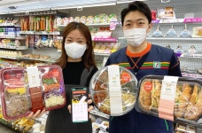 세븐일레븐, 편의점 앱 예약주문 서비스 통한 간편식 ‘40대’ 직장인 사용늘어