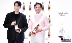 [머니S포토] 정우성·이정재, 위스키처럼 감미로운 대표미남