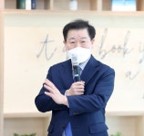 광명시 충현도서관, 리모델링 공사 마치고 재개관…시민 소통 공간으로 거듭나