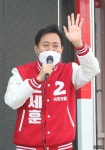 [머니S포토] '4.7 재보선' 선거유세 하는 오세훈