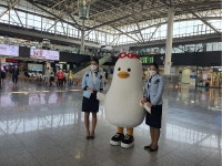 부산역 찾은 부산시 소통 캐릭터 부기