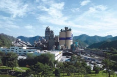 [특징주] 시멘트 가격 급등에 관련주 훨훨… 고려·삼표·성신양회↑