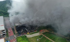 쿠팡 덕평물류센터, 화재 지속으로 건물 붕괴 우려… 로켓배송 차질 확대