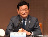 송영길, 윤석열 저격 “키워준 대통령에 대한 인간적인 예의 갖춰라”