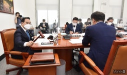 [머니S포토] 국회 예결위 2021년도 2차 추경안 조정소위, 개의