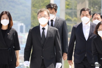 [머니S포토] 3·15민주묘지 찾은 최재형 전 감사원장