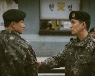 D.P. 작가가 10년 전 폭행 사망 군인 유족에게 받은 메시지… 아직도?