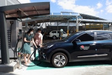 알뜰주유소, 복합스테이션 변신 본격화… 급속 전기차중전소 1호점 오픈